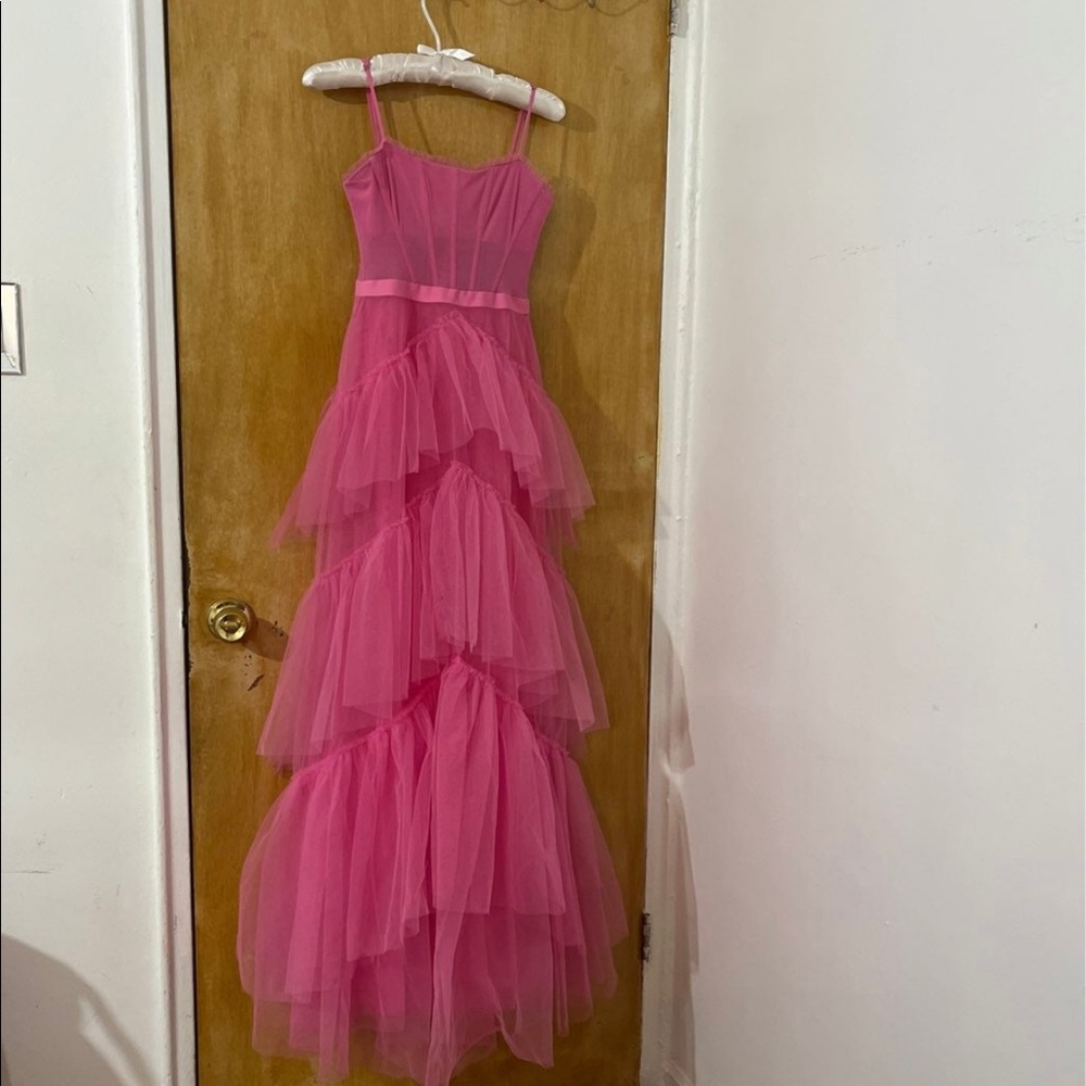 [sold]BCBGMAXAZRIA Tulle gown in vibrant pink